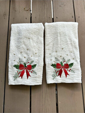 Arctic Holiday Embroidered Christmas Bow Hand Towels in White & Red